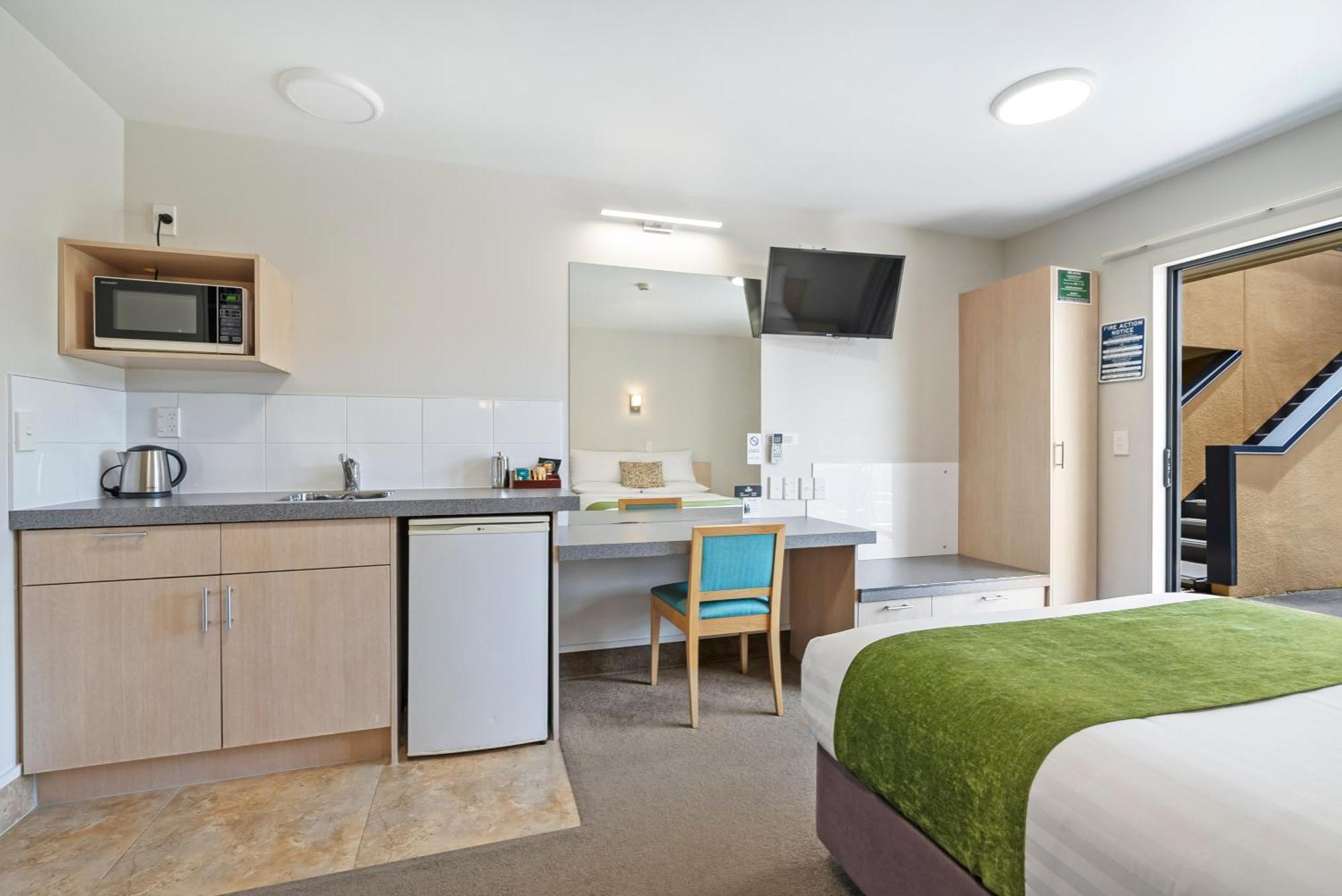 Bella Vista Motel 4*