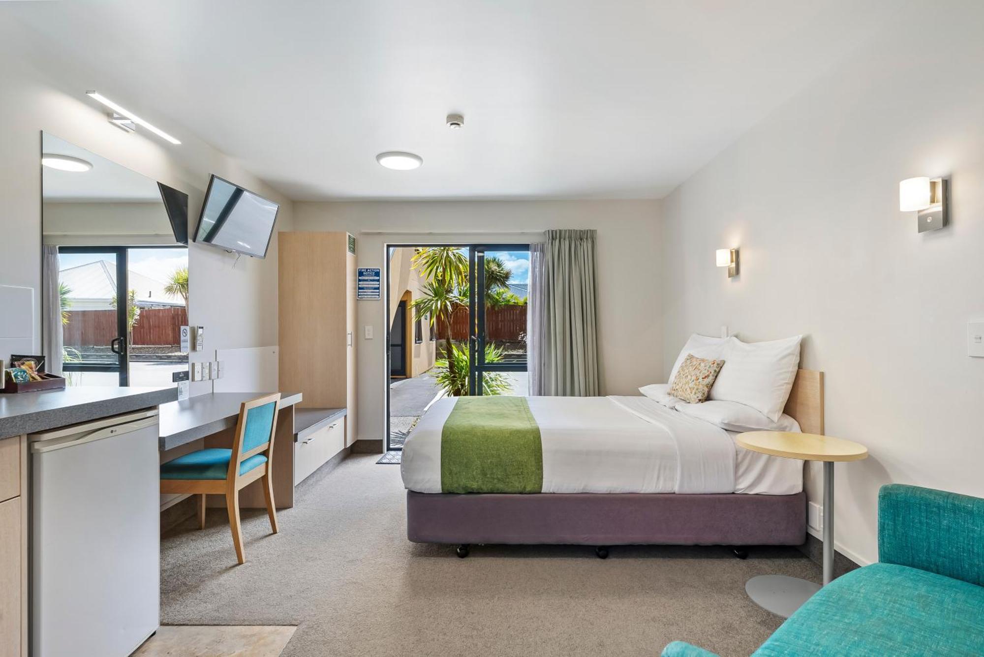 Bella Vista Motel 4*
