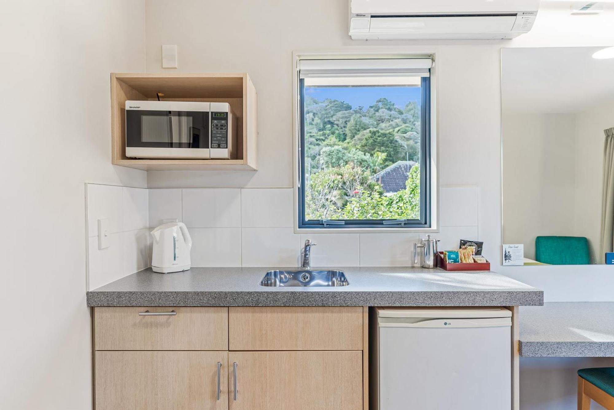 Bella Vista Motel 4*