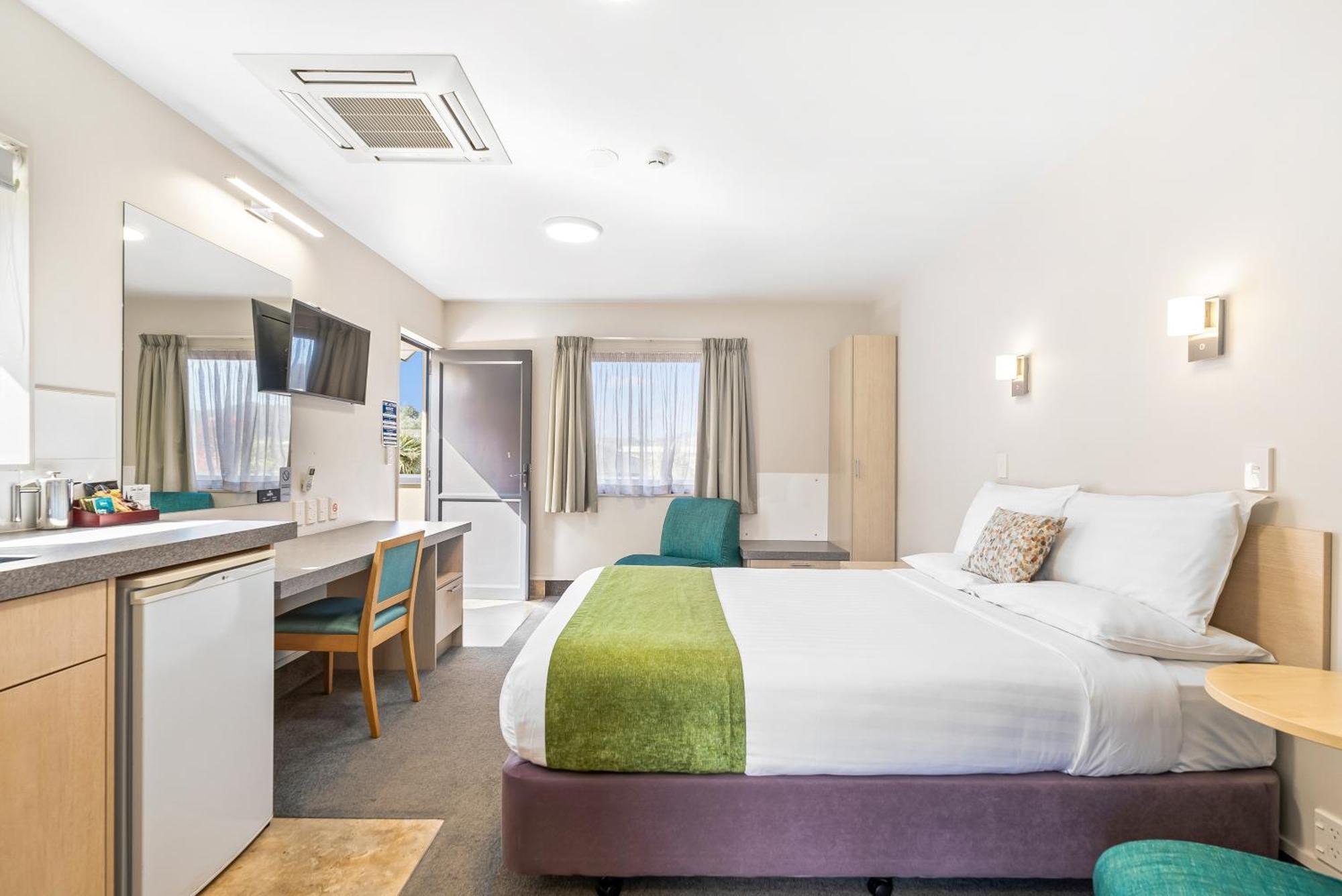 Bella Vista Motel 4*